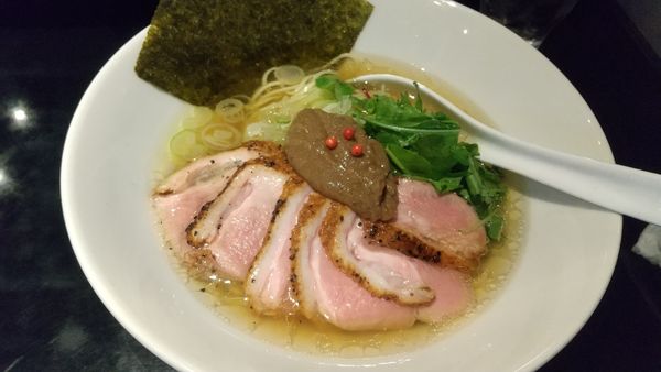 「ポルチーニ香る鴨チャーシュー塩そば（限定）1300円」@Tonariの写真