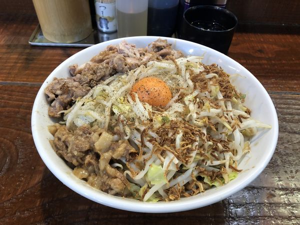 「汁なし　900円」@立川マシマシ 試作館の写真