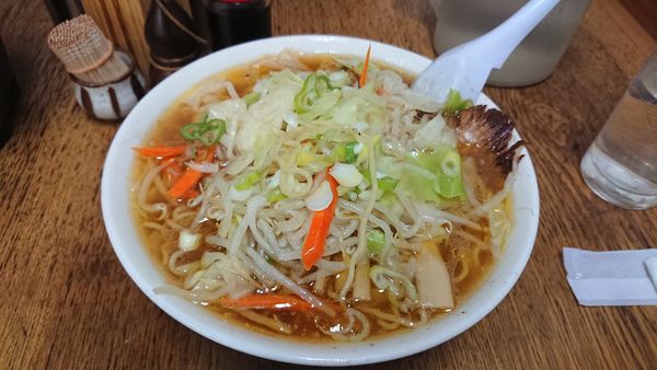 「野菜わんめん特盛 1100円」@とりでんの写真
