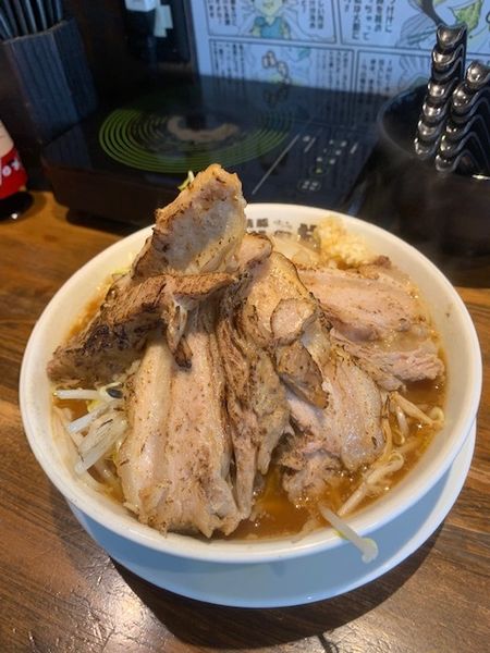 「本気の炙り焼豚そば 1000円」@本気の焼豚 プルプル食堂の写真