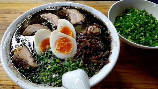 「熊本チャーシューメン 煮玉子&ネギバカ」@熊本らーめん 育元の写真