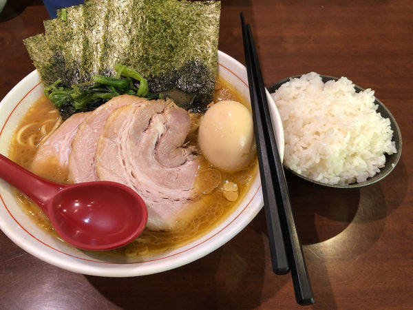 「家系ラーメン」@らーめん飛粋の写真