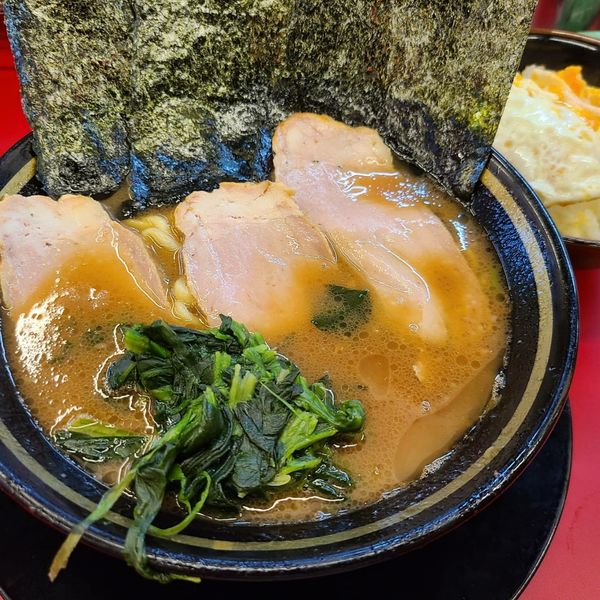 「チャーシュー麺¥850+目玉丼¥200」@柏 王道家の写真