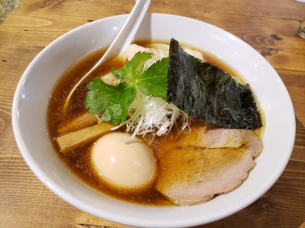 「ミックスワンタン+半熟味つけ卵」@麺や ほころびの写真