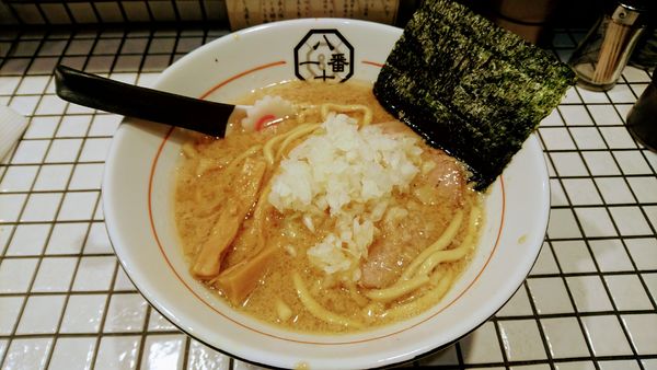 「【期間限定】背油鮮魚ラーメン」@81番の写真