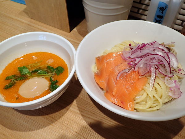 「【期間限定】鮭味噌つけ麺～西京味噌仕立て～＋味玉」@中華ソバ ビリケンの写真