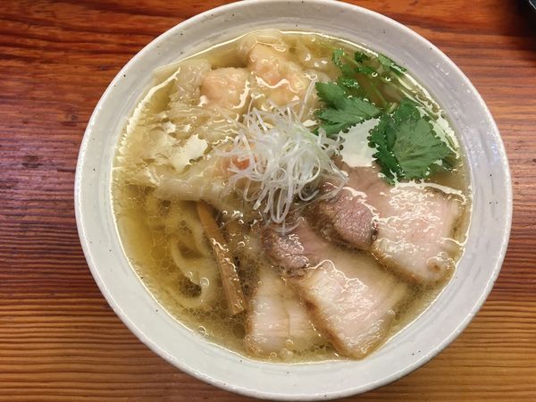 「海老わんたん塩らーめん」@純手打ち 麺と未来の写真
