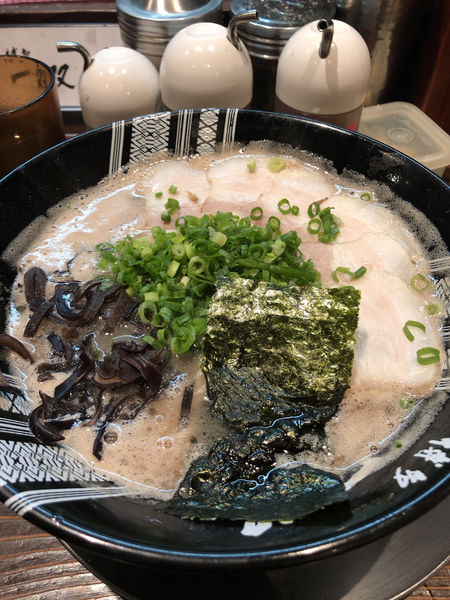 「とんこつラーメン」@博多一双 中洲店の写真