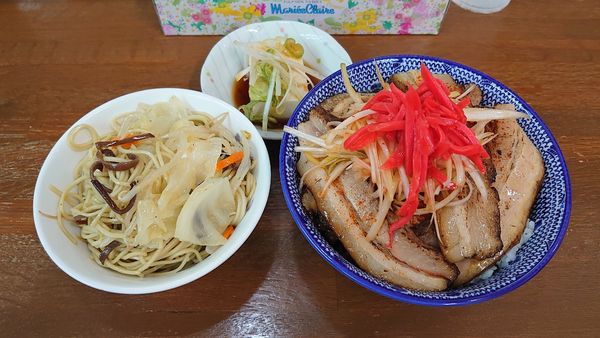 「【限定】大盛り炙りチャーシュー丼セット 950円」@麺屋こうきの写真