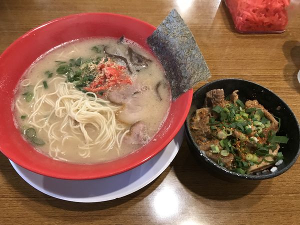 「ラーメン+もつ煮丼」@博多長浜らーめん とんこつとん太の写真