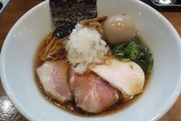 「名古屋コーチン醤油+ローストチャーシュー+味玉」@喜元門 本店の写真