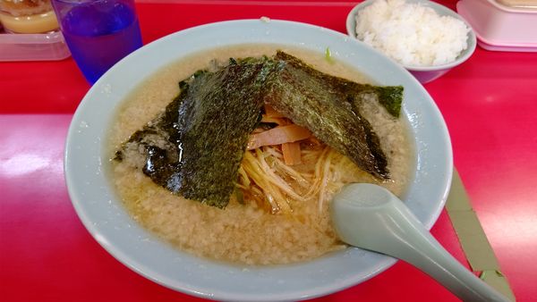 「ネギラーメン８５０円&半ライス１００円」@ラーメンショップ 薮塚店の写真