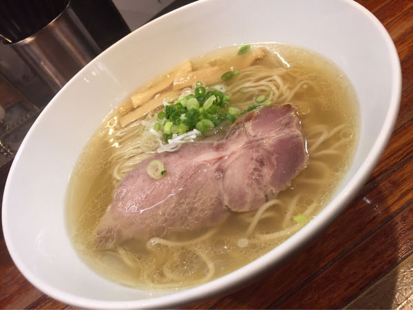 「塩らーめん」@町田汁場 しおらーめん進化 町田駅前店の写真