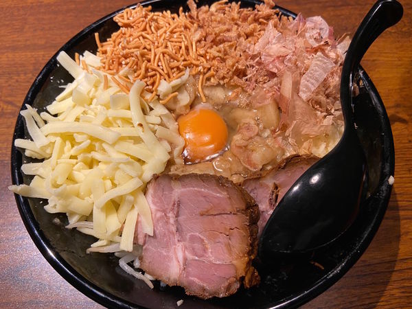 「まぜそば＋チーズトッピング：950＋50円」@ラーメン ジャンクスの写真