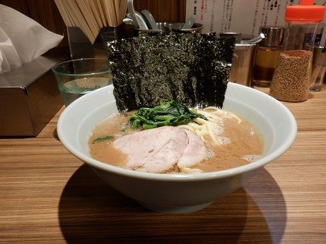 「ラーメン　並」@横浜らーめん渡来武 総本店の写真