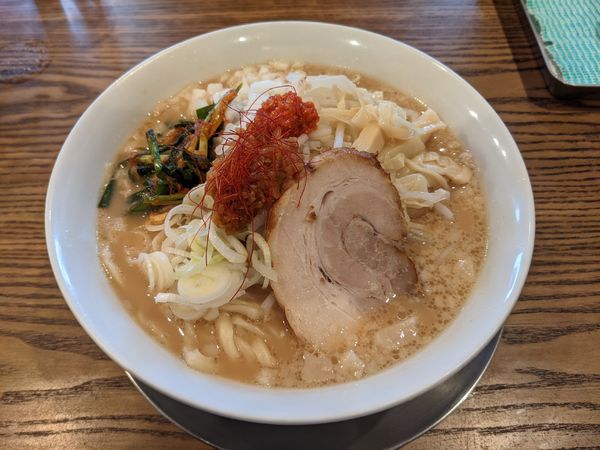 「辛豚骨醤油らーめん(10月、11月限定)900円」@手打ちラーメン 谷家の写真