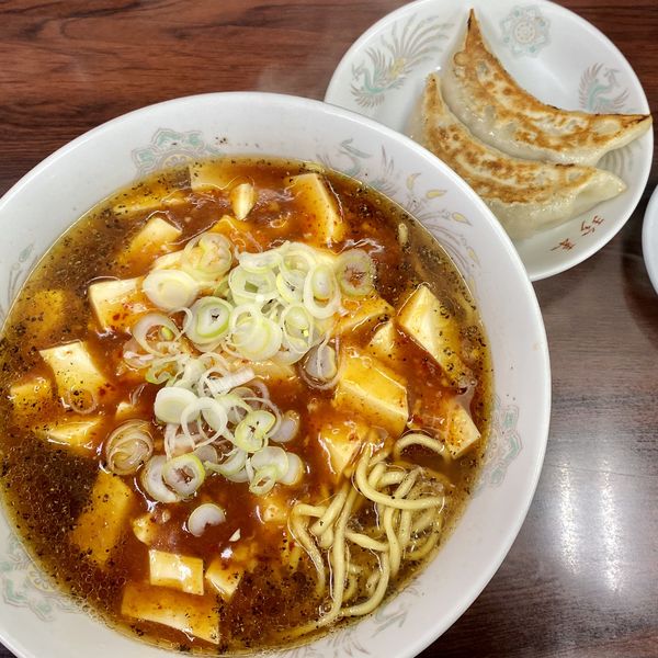 「マーボーメン＋２個餃子」@珍來 三郷駅前店の写真
