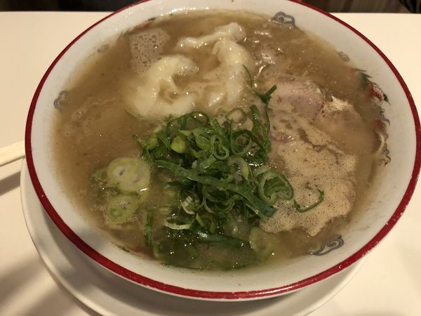 「ワンタンメン　替玉」@八ちゃんラーメン ラーメン博物館店の写真