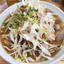 豚骨ネギチャーシュー麺