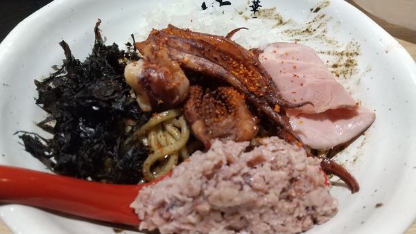 「イカまぜそば（1日20食限定1200円）＋大盛無料」@中華そば 葵の写真