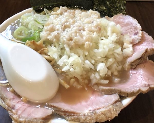 「チャーシュー麺　小　タマネギ　身入り」@手打ち中華そば 酒田の写真