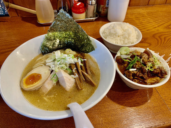 「塩らーめん…750円・どてセット…＋200円」@やすやの写真