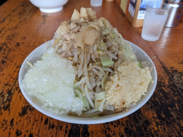 「ラーメン(300グラム)全まし+たまねぎ」@らーめん じろきんの写真