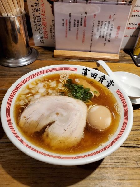 「半熟味玉煮干ソバ」@松戸中華そば 富田食堂の写真