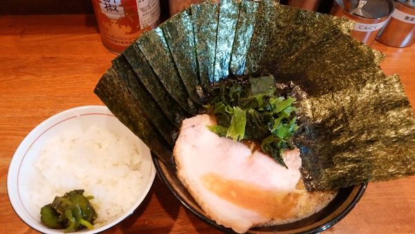 「ラーメン¥700+海苔¥150+半ライス¥100-」@末廣家の写真