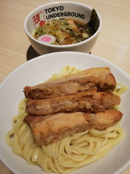 「つけめんライト＋炙りチャーシュー×３」@TOKYO UNDER GROUND RAMEN 頑者の写真