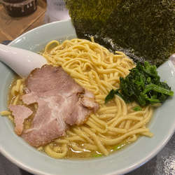 ラーメン➕麺固め➕中盛