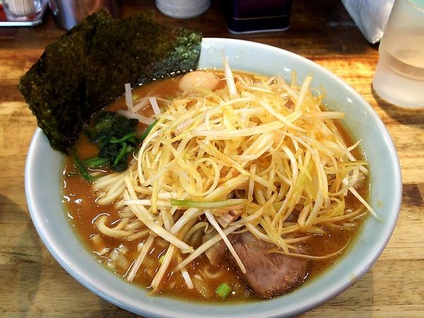 「味噌ねぎラーメン中」@壱六家 大和店の写真