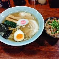 しょうゆラーメン(並盛・150g)750円＋チャーシューめし