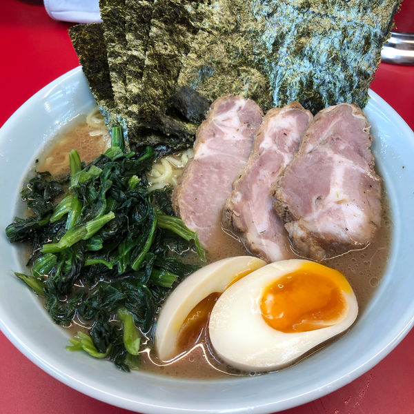 「特上らーめん　並　950円」@横浜ラーメン 武蔵家 大宮店の写真