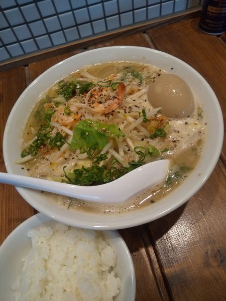 「シーフード800円ライス100円チラシ味玉」@カッパラーメンセンターの写真