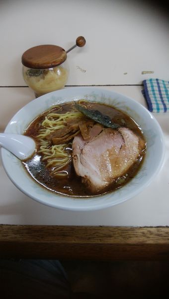「にんにくラーメン　麺固め　700円」@元祖ラーメンショップ 龍仙の写真
