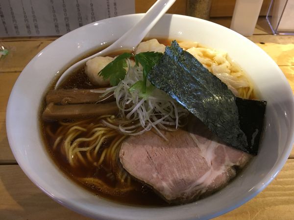 「海老ワンタン中華そば(麺大盛)」@麺や ほころびの写真