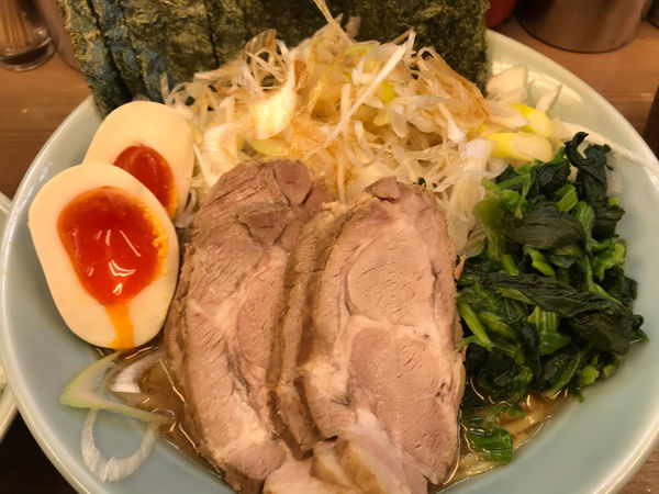 「渡来武らーめん(1.5玉・ネギ)」@横浜らーめん 渡来武の写真