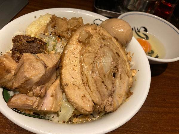 「汁無しそば」@ラーメン 雷 東京本丸店の写真