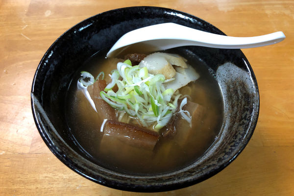 「三枚肉そば750円」@どらえもん 国際通り店の写真