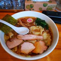 ワンタン麺大盛