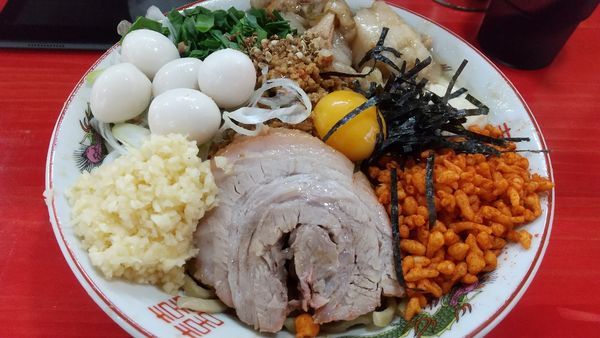 「台湾まぜそば（限定980円）全マシ＋うずら」@鷹の目 川口店の写真