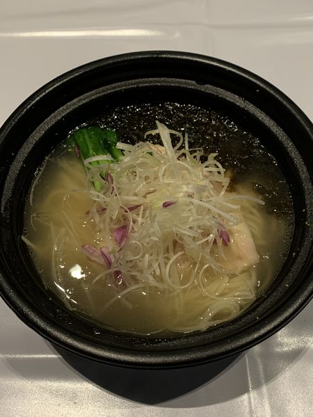 「さくらんぼ鶏の鯛スープそば」@丸の内×Japan47 ストリートレストランの写真