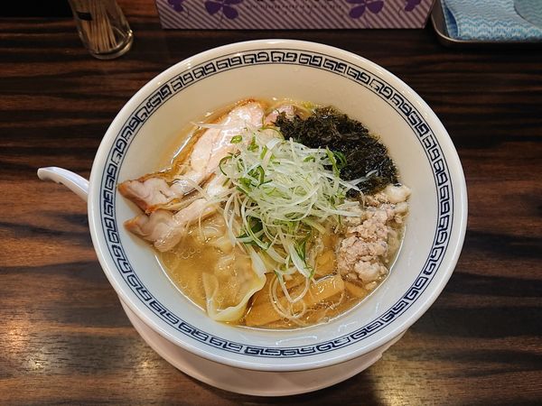 「【限定】マハタとキジハタの塩らーめん」@稲荷屋の写真