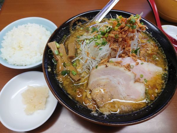 「【限】カレーらぁ麺 背脂煮干version950円＋半ライス」@中華蕎麦 丸め 東久留米店の写真