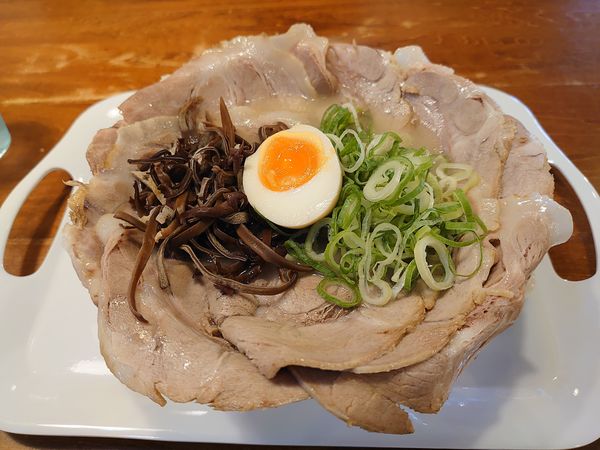 「チャーシュー男祭り盛りらーめん」@博多一舞 瑞穂店の写真