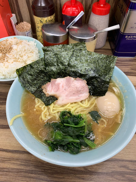 「味玉ラーメン」@横浜家系ラーメン 武蔵家 東小金井店の写真