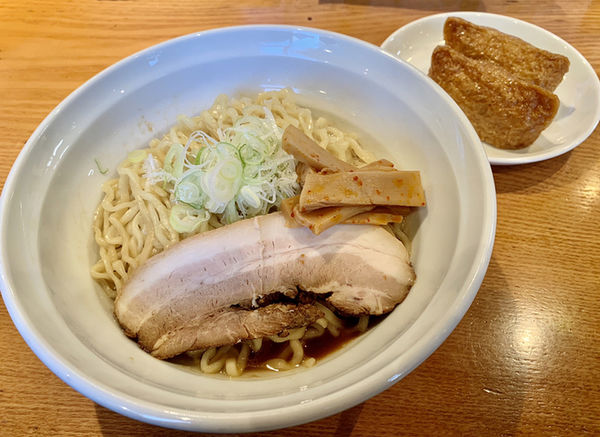 「名古屋コーチンの鶏油そば…670円・いなり寿司…＋50円」@麺家 喜多楽の写真