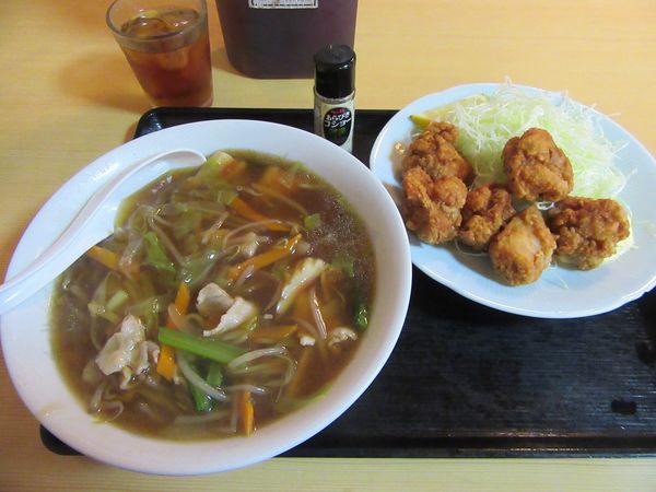 「うま煮ソバ（５５０円）＋鳥唐揚げ６６０円」@ますや食堂の写真