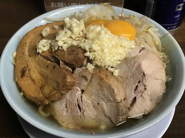 「小豚麺かため＋1UP＋W生卵＋黒烏龍茶」@らーめん玄の写真